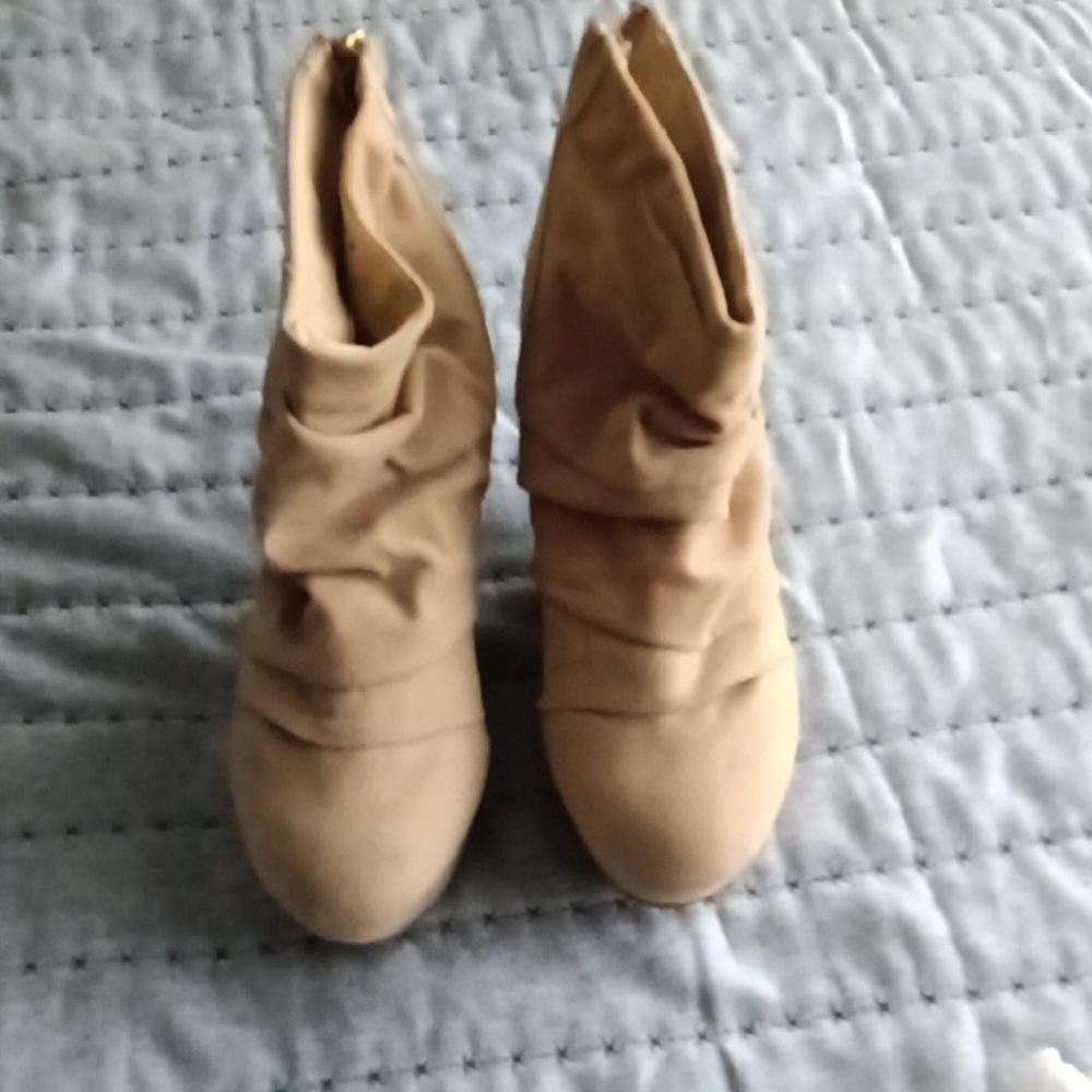 Bambo Women's Tan Ankle Boots Size 6